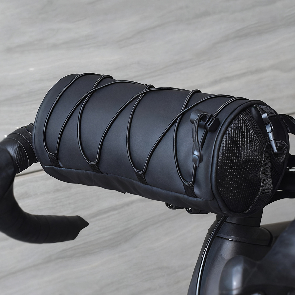CATAZER black handlebar bag on road bike – perfect blend of fashion and function