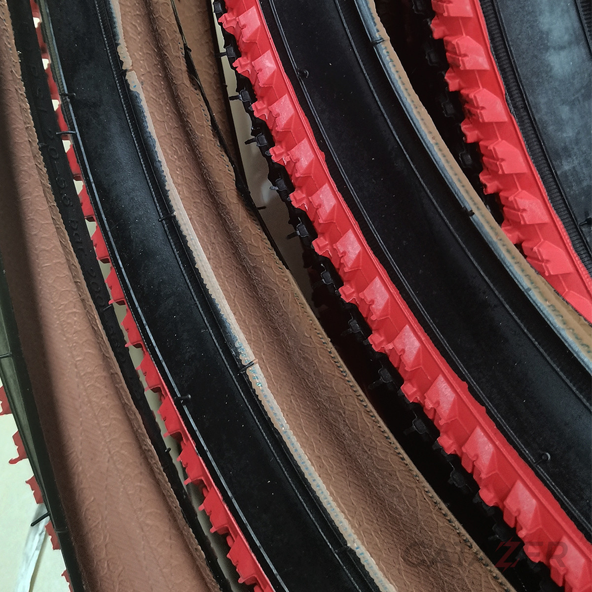 CATAZER tire packaging – includes one tire with choice of size and color edge